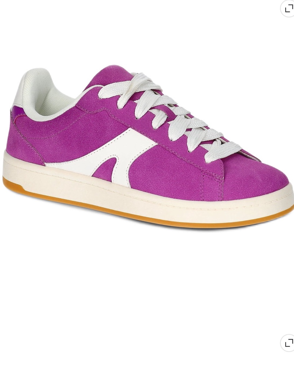 NWT Women's Purple Suede Low-Top Sneaker Size 7